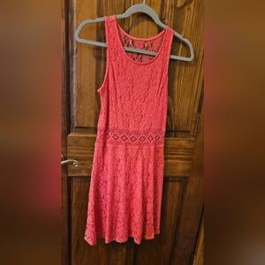 Lace Sleeveless Dress in Coral
